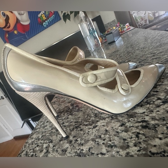 Manolo Blahnik Patent Leather Pumps Size 9.5 - Picture 13 of 13